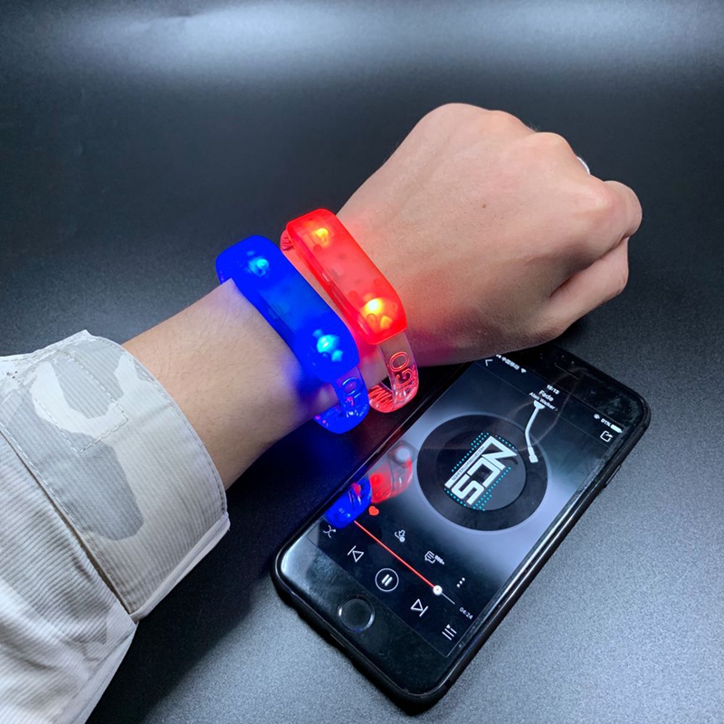 LED Voice-activated bracelet